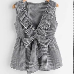 NWOT Plunging bow neck shell top